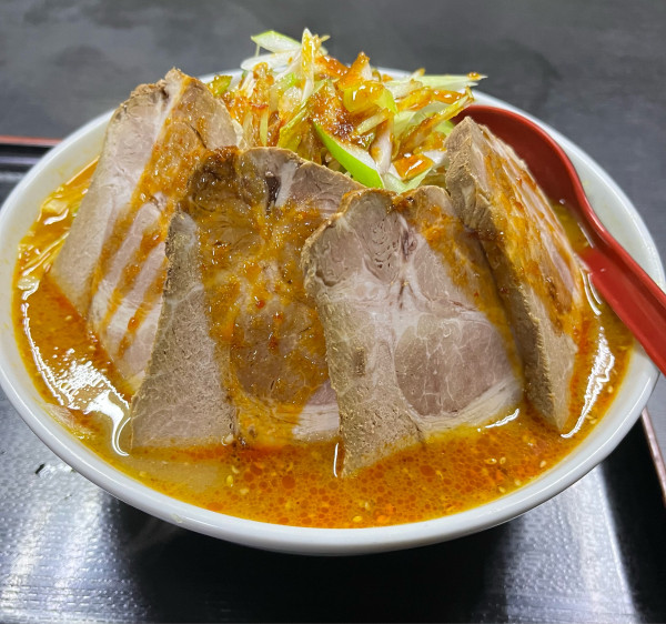 「特製ネギみそチャーシューメン(1150円)＋大盛り(220円)」@上尾飯店の写真