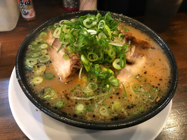 「特製焦がし豚骨かさね味チャーシューメン」@麺屋二郎の写真