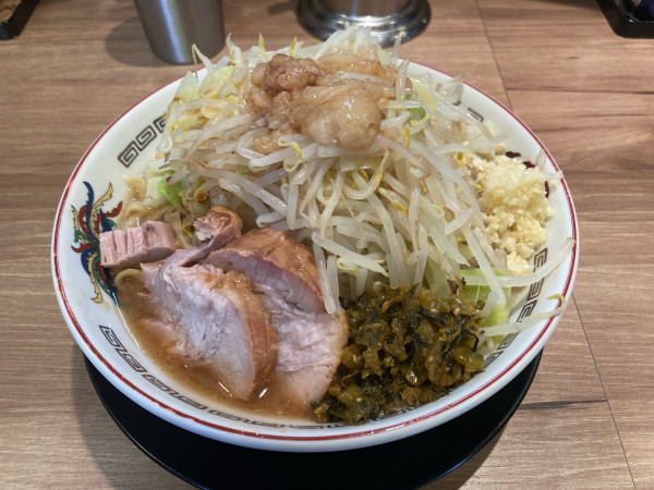 「小ラーメン(全マシ+アレ(辛子高菜))」@豚山 元住吉店の写真