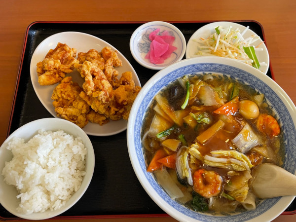 「ランチセット　五目刀削麺に変更　￥１２００」@中国料理 京華の写真