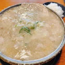 らぁーめん（みそ）背脂３　850円 半麺 -50円