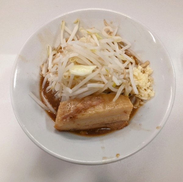 「日輪ラーメン  ミニ  (150g)   900円と思う」@ラーメン日輪の写真