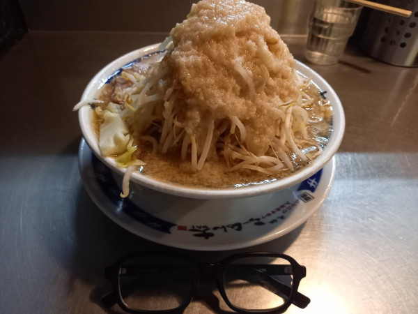 「ラーメン(やわらかめ・脂増し増し・野菜多め)」@らーめん大 蒲田店の写真