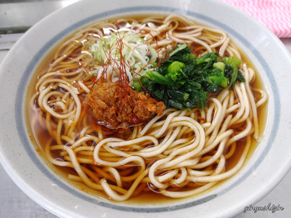 「ピリ辛菜の花そば（530円）」@爽亭 JR上野駅7・8 番線ホームの写真