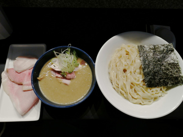 「濃厚地鶏つけそば（上、大盛）」@らぁ麺 飛鶏の写真