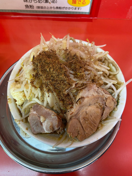 「小ラーメン（800円）ニンニク、ヤサイ、アブラ、魚粉」@麺でる 戸越店の写真