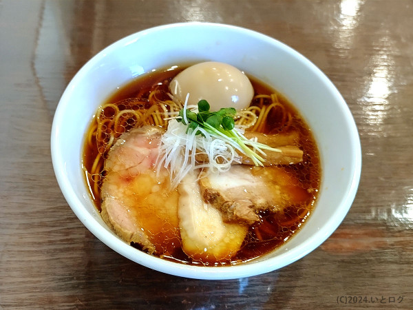 「特製鶏そば」@ラーメン屋 BARBERの写真