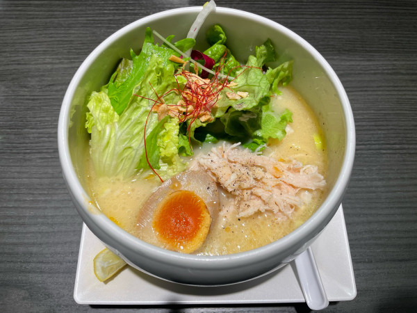 「鶏白湯塩そば」@自由が丘 蔭山樓 渋谷東急フードショー店の写真