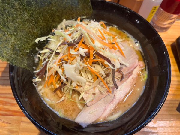 「ラーメン850円＋野菜ミックス100円」@横横家 仙台店の写真
