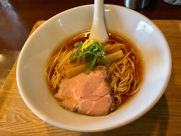 「醤油と京出汁 ゆず風味」@Life is beautiful らぁ麺 & Cafe'barの写真