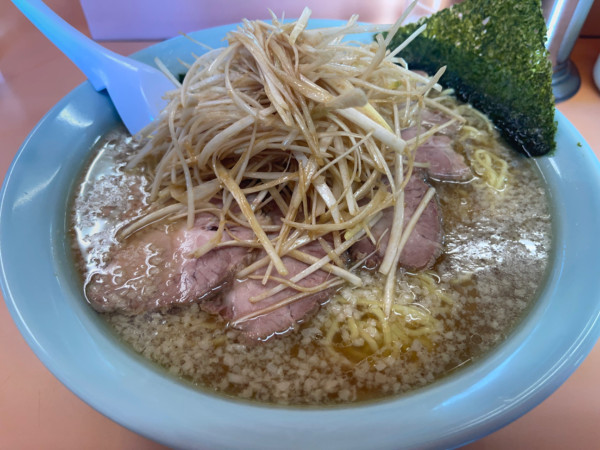 「ネギチャーシュー麺 中盛(アブラ多め) ネギダブル」@ラーメンショップ 味源 朝霞店の写真