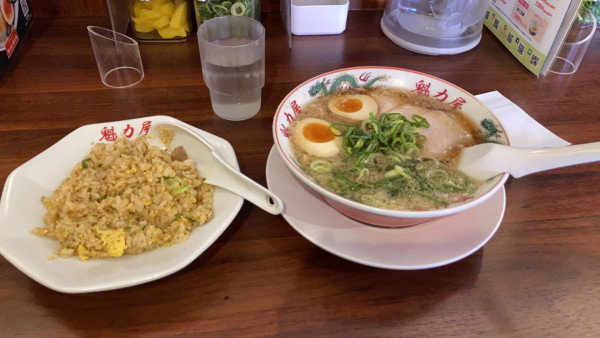 「特製醤油ラーメン+ミニ炒飯」@ラーメン魁力屋 港北インター店の写真