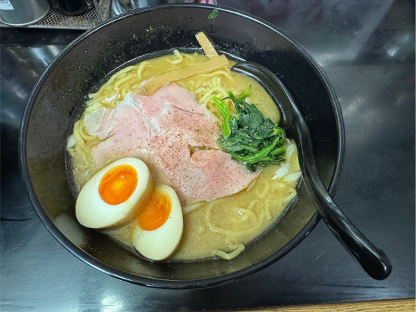 「芳醇煮干しラーメン＋とろとろ味付玉子」@芳醇煮干 麺屋 樹の写真