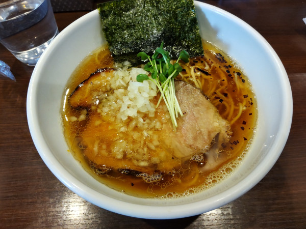 「端麗煮干し醤油そば」@自家製麺 まかないへきるの写真