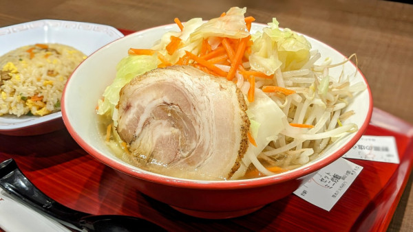 「野菜の塩ラーメン+半チャーハン(950円+380円)」@あつぎ食堂の写真