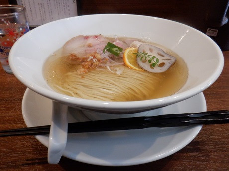 「塩らあめん」@らあめん あじるくの写真