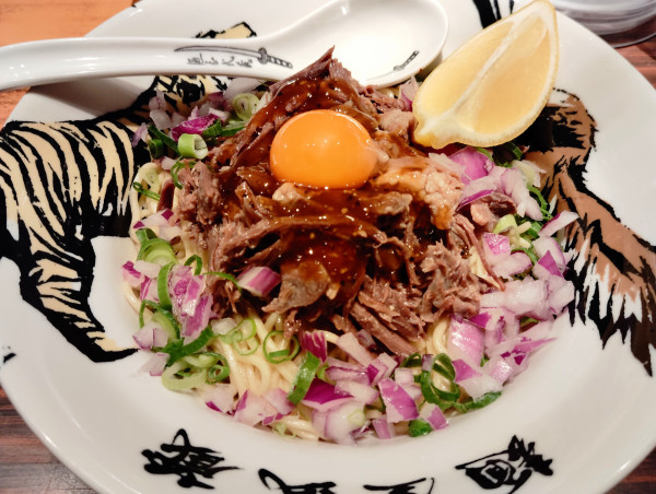 「自家製コンビーフまぜそば」@麺屋武蔵 鷹虎の写真