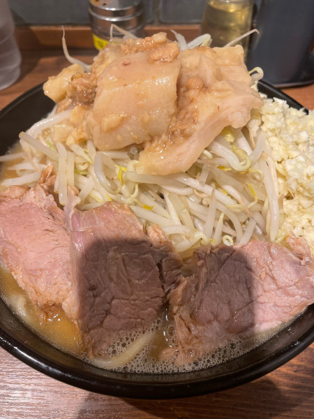 「豚嵐ラーメン ヤサイマシニンニクアブラマシマシ」@ラーメン豚嵐の写真