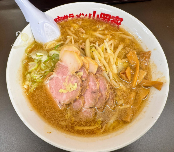 「札幌味噌チャーシュー麺」@味噌ラーメン山岡家 狸小路4丁目店の写真