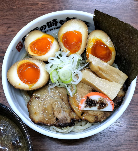 「究極の魚介醤油つけ麺 900円+味玉 100円×2」@百年の時を越えての写真