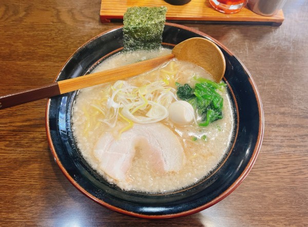 「醤油豚骨ラーメン」@大穀の写真