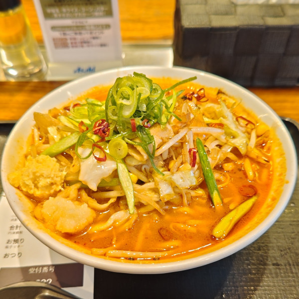 「辛辣椒タンメン＋おろしニンニク＋おろし生姜」@札幌タンメン ベジ達 市ヶ谷店の写真