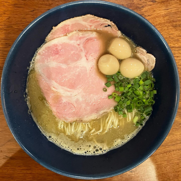 「渡蟹蕎麦+うずら味玉」@麺処 にぼし香 横浜店の写真