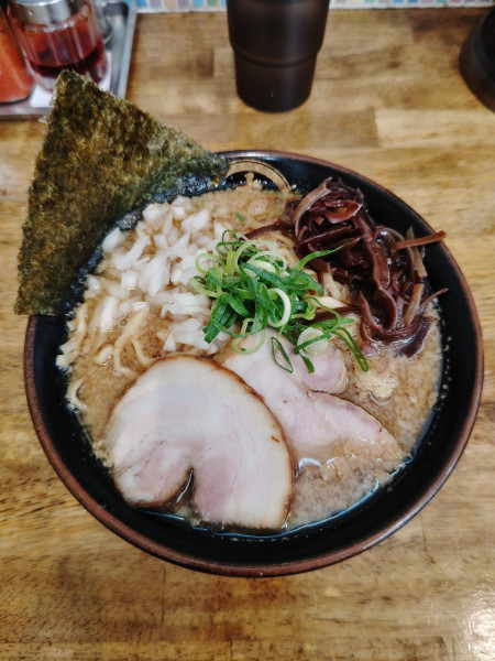 「背脂煮干ラーメン(900円)」@中華蕎麦 丸め 東久留米店の写真
