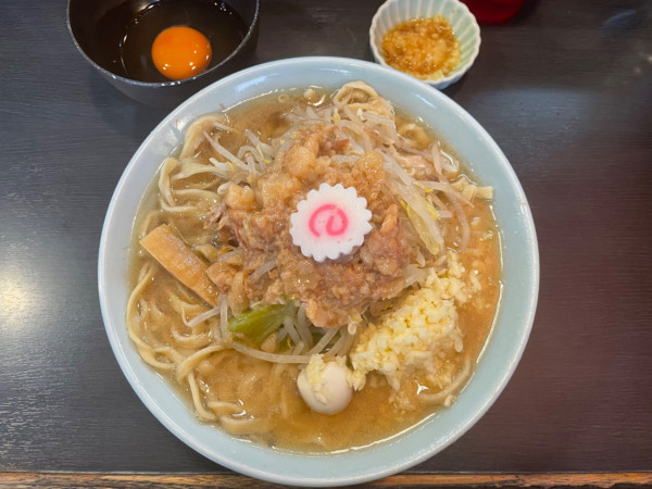 「ラーメン少なめ ¥1100 生姜だれ ¥50 サービス生卵」@自家製麺 No11の写真