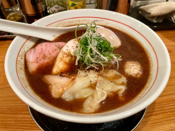 「サッポロ赤星→特製源玄ブラックSoba＋和え玉ブラック」@麺処 源玄の写真