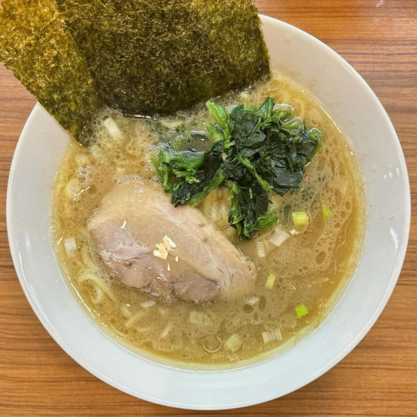 「ラーメン」@横浜豚骨醤油ラーメン YOLOの写真