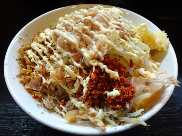 「汁無し蕎麦（1,100円）ニンニクアブラ辛味マヨネーズ」@豚星。の写真