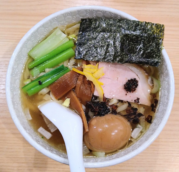 「手揉みらーめん＋塩変更＋味玉」@麺や 麦ゑ紋の写真