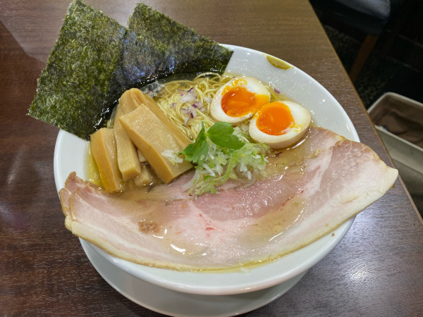 「特製淡麗醤油味らーめん（大盛）1,150円」@中華蕎麦はなとみの写真