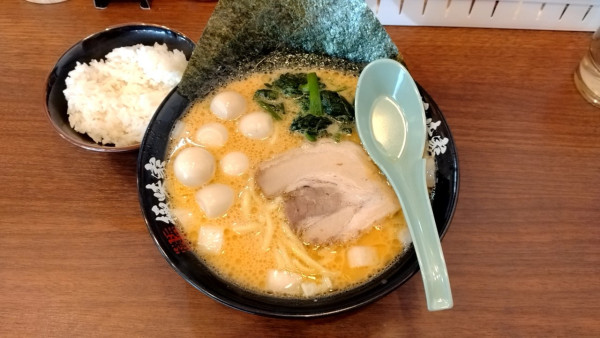 「ラーメン（うずら増し）800円」@極味家 高円寺店の写真