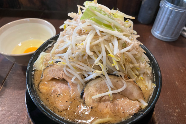 「味噌ラーメン 小+ぶた ヤサイニンニクアブラ」@麺や豚髭の写真