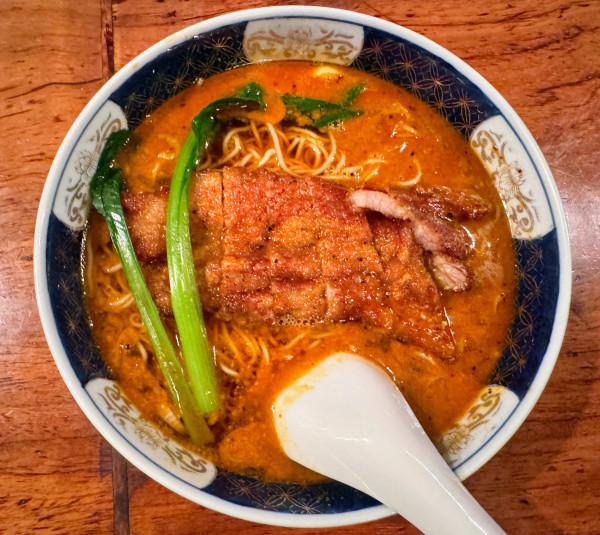 「排骨担々麵」@支那麺 はしご 銀座本店の写真