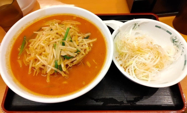 「秘伝の辛味噌ラーメン（610円）、細切りネギ（140円）」@日高屋 エルミ鴻巣店の写真