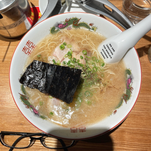 「元祖長浜でぶちゃんラーメン」@博多ラーメン でぶちゃん 高田馬場本店の写真