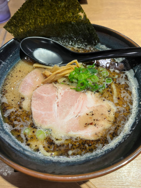 「こってり黒」@らーめん銕 本店の写真