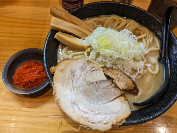 「らーめん大盛り➕辛いやつ」@自家製麺TANGOの写真