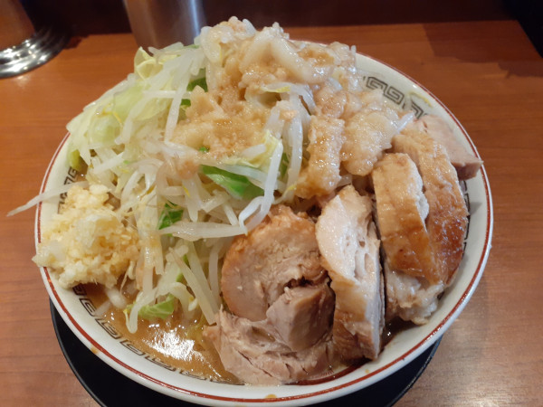 「大豚ラーメン、味噌山」@豚山 町田店の写真