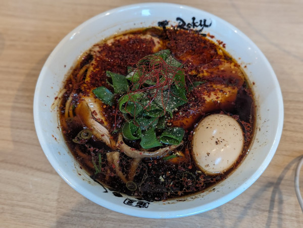 「中華そば並レッド特別ver」@麺屋 丈六 キーノ和歌山店の写真