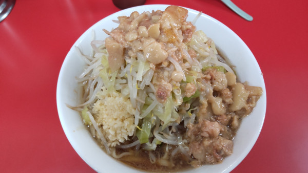 「麺半分800円にんにく野菜脂」@ラーメン二郎 柏店の写真