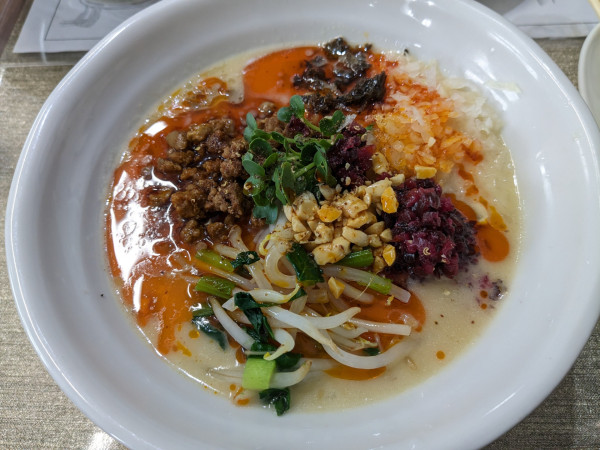 「鶏白湯タンタン麺」@西山屋の写真