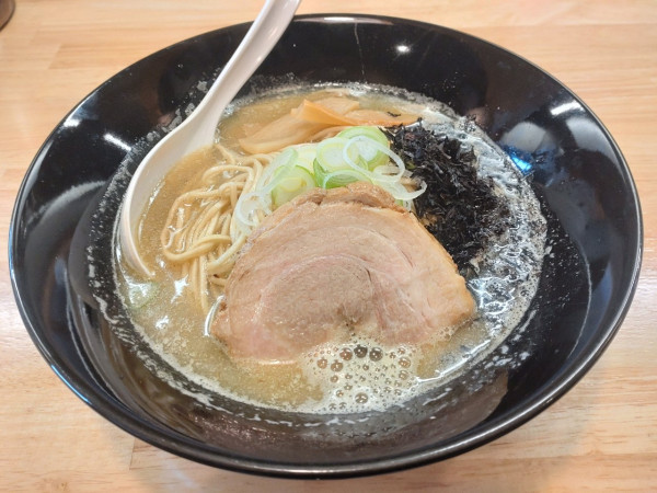 「らぁめん塩」@自家製麺 つむぎの写真