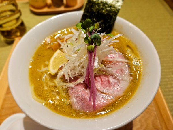 「濃厚牡蠣らぁ麺」@らぁ麺 牡蠣と貝の写真