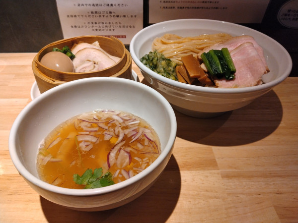 「山形だしつけそば（塩）＋麺増し＋特製トッピング」@麦処 八と丁の写真