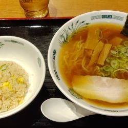 中華そば+半チャーハン　690円