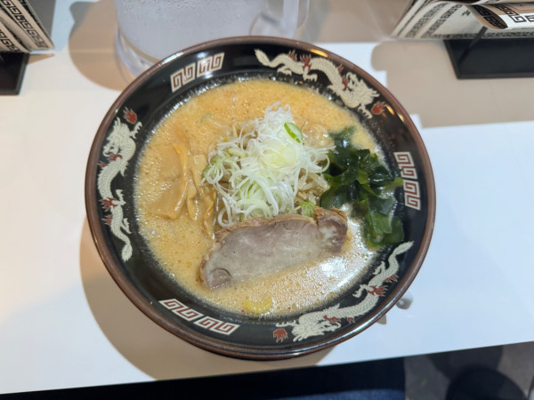 「札幌味噌らーめん 880円」@北海道らーめん みんなのみそ熊の写真